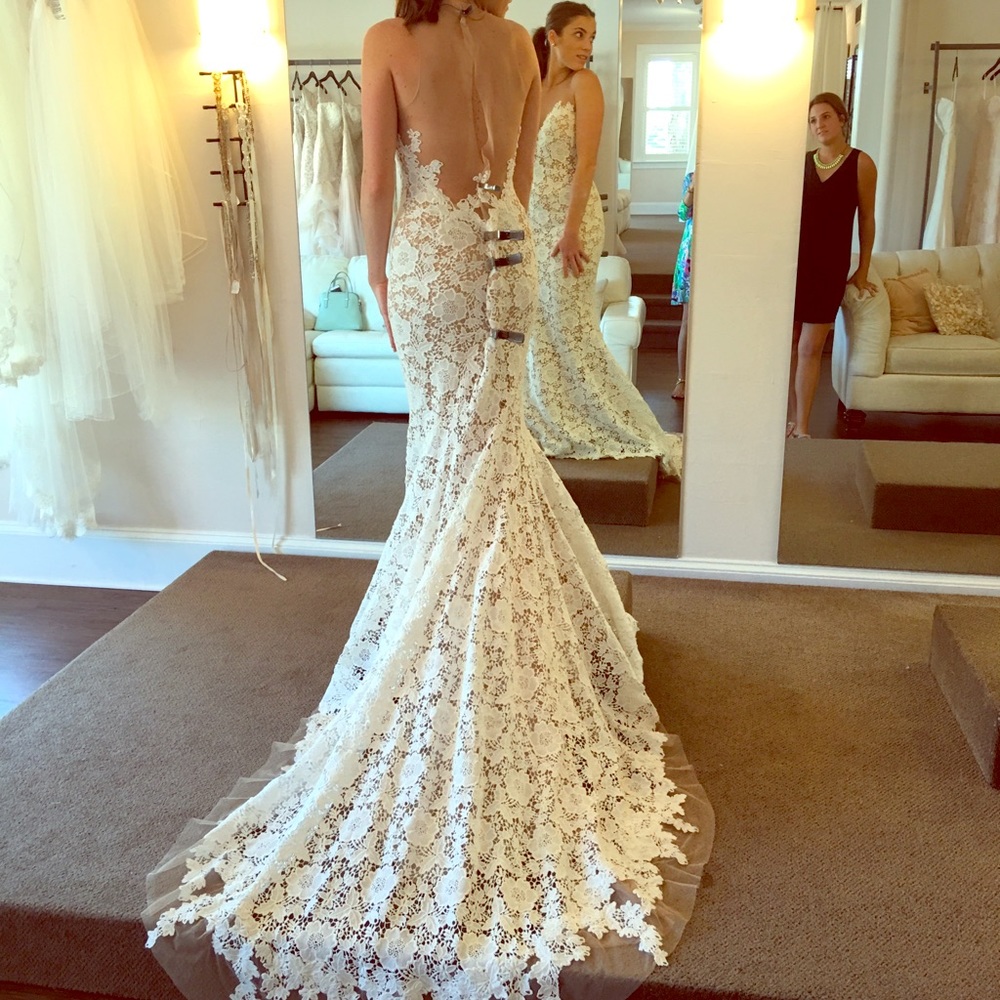 NEVER USED Marisa wedding dress size 4